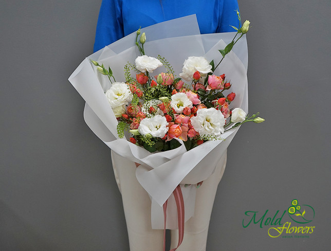 Bouquet of white eustoma and orange roses photo